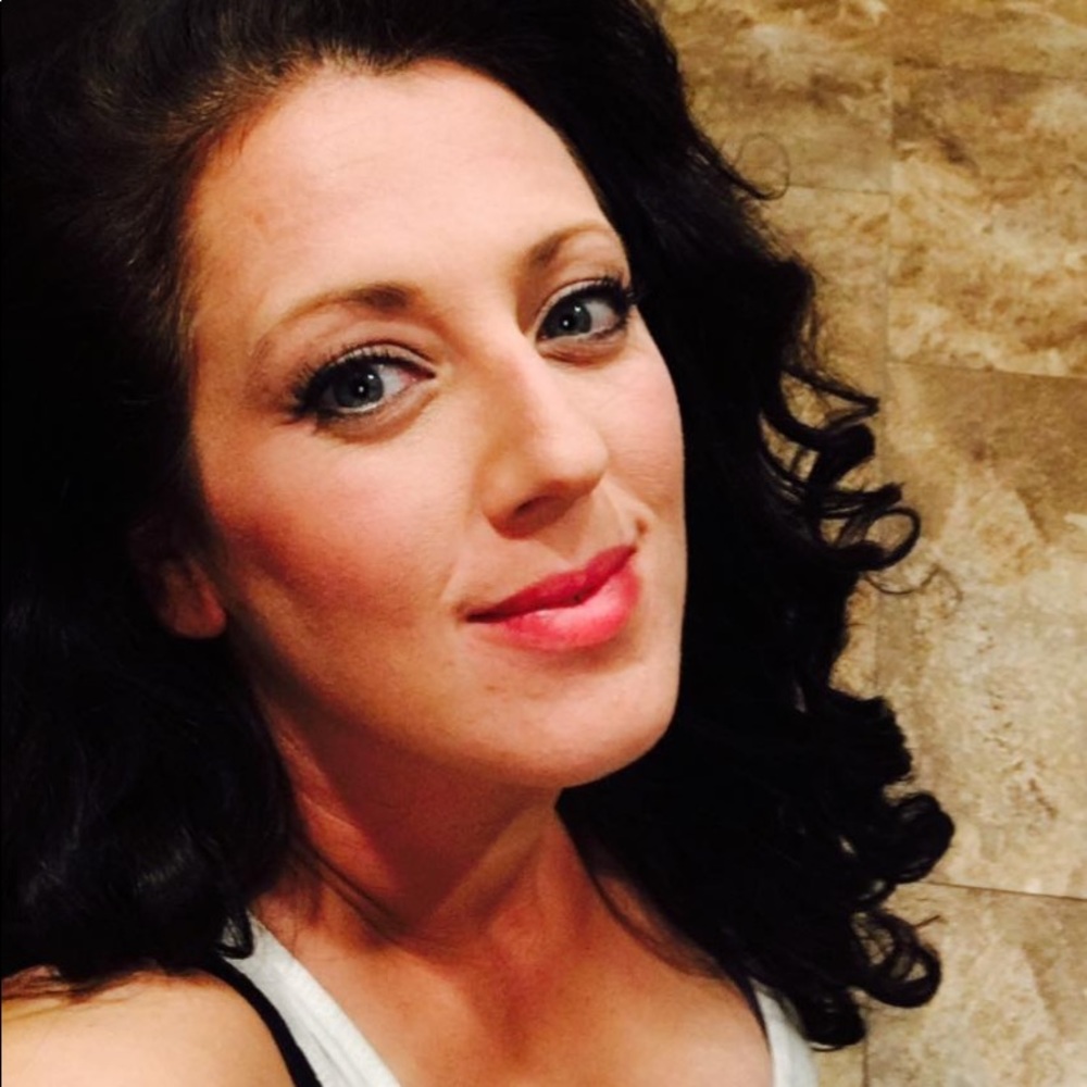 Meet your Posher, Sandee